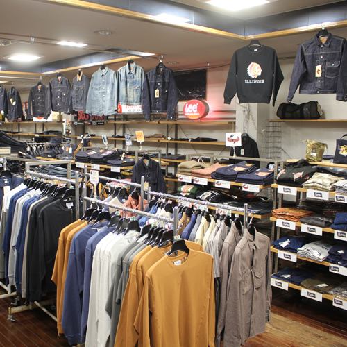 秋物が続々入荷して店内は充実しています！冬物も入荷介しております。